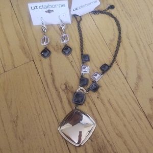 Earrings and bracelet sets